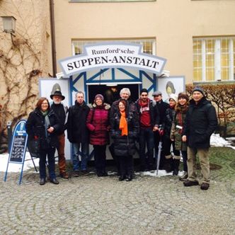 Vor der Suppenküche des Stadtmuseums